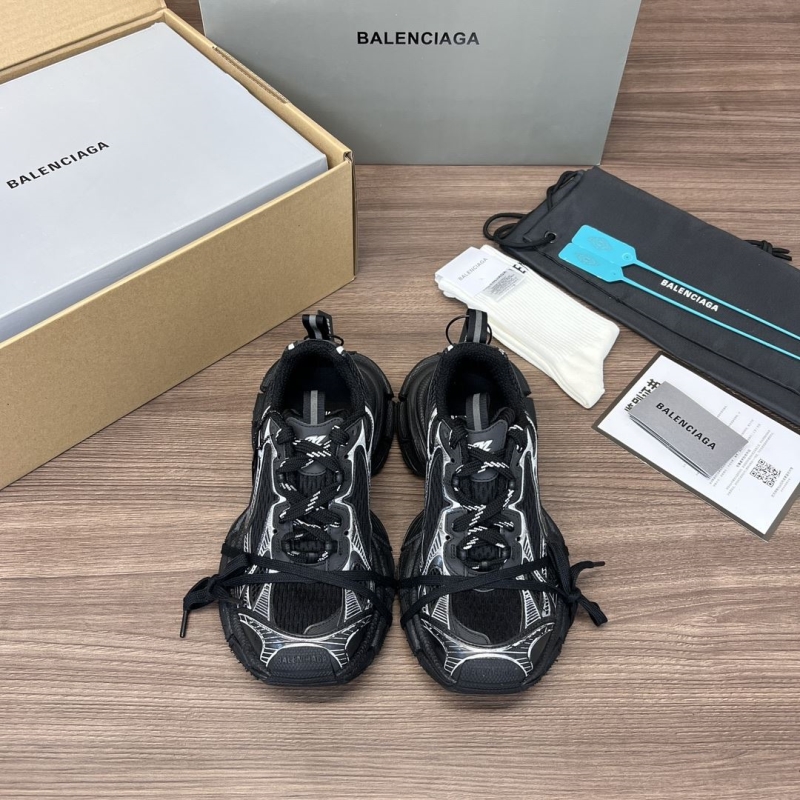 Ba1en*iaga track shoes